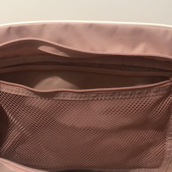 Reebok Axle Tote Bag 14” x 22” x 7” Water Resistant Multipocket Straps Pale Pink - Picture 7 of 14